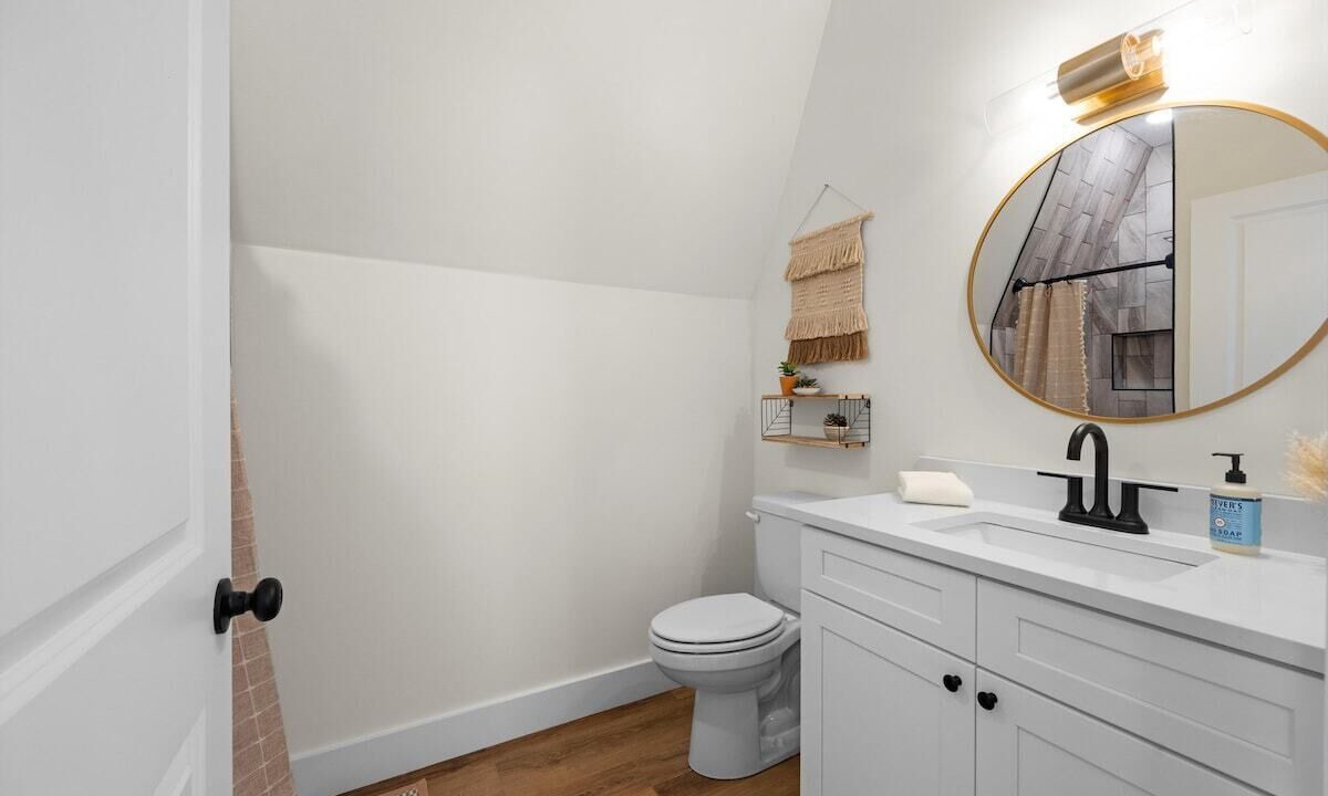 Photo of Bathroom in Chattanooga Valley