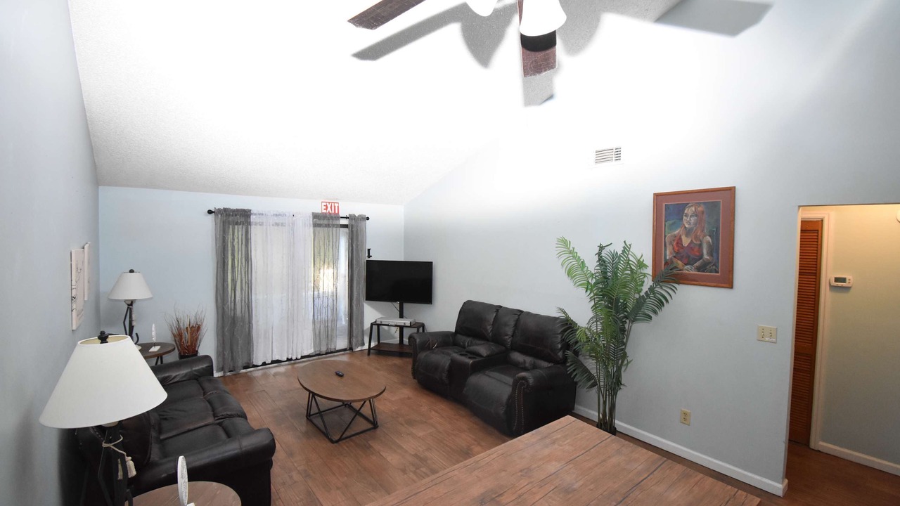 Photo of Livingroom in St. Marys
