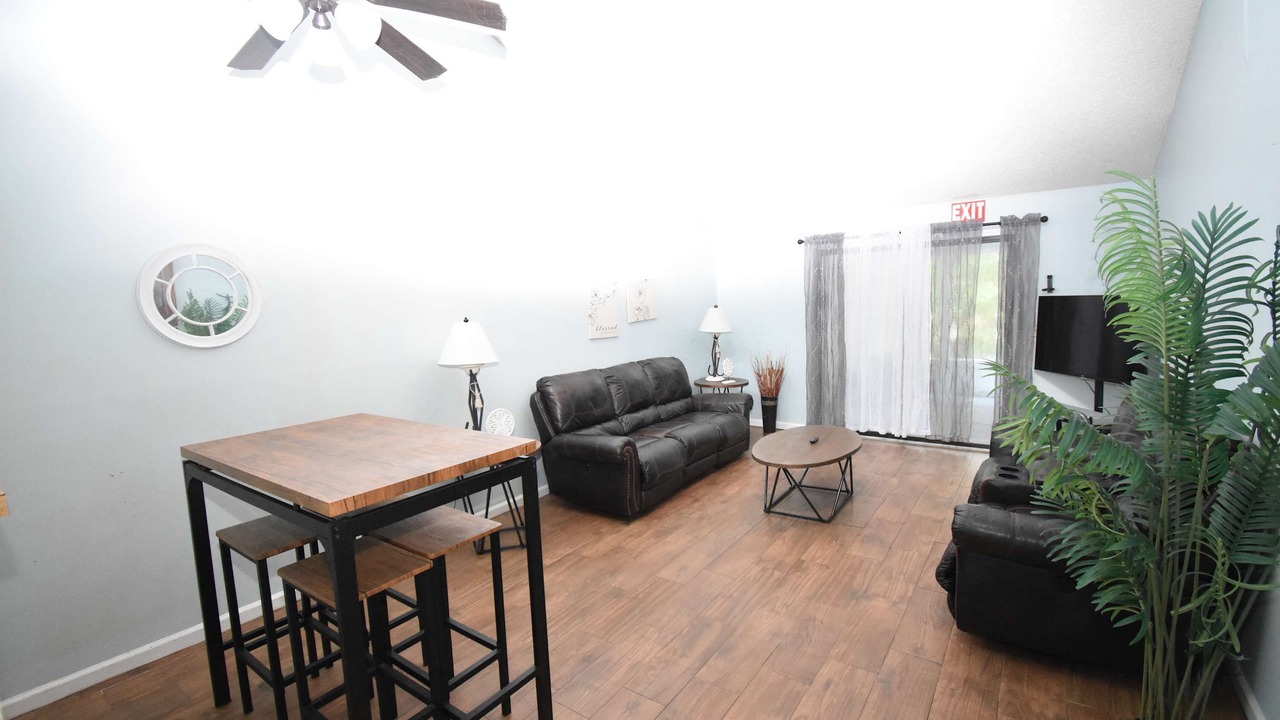 Photo of Livingroom in St. Marys