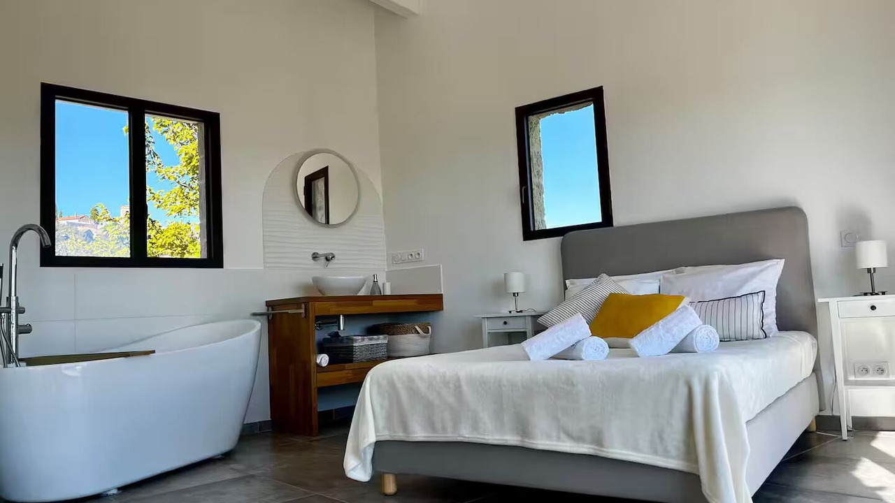 Photo of Bedroom in Sampzon