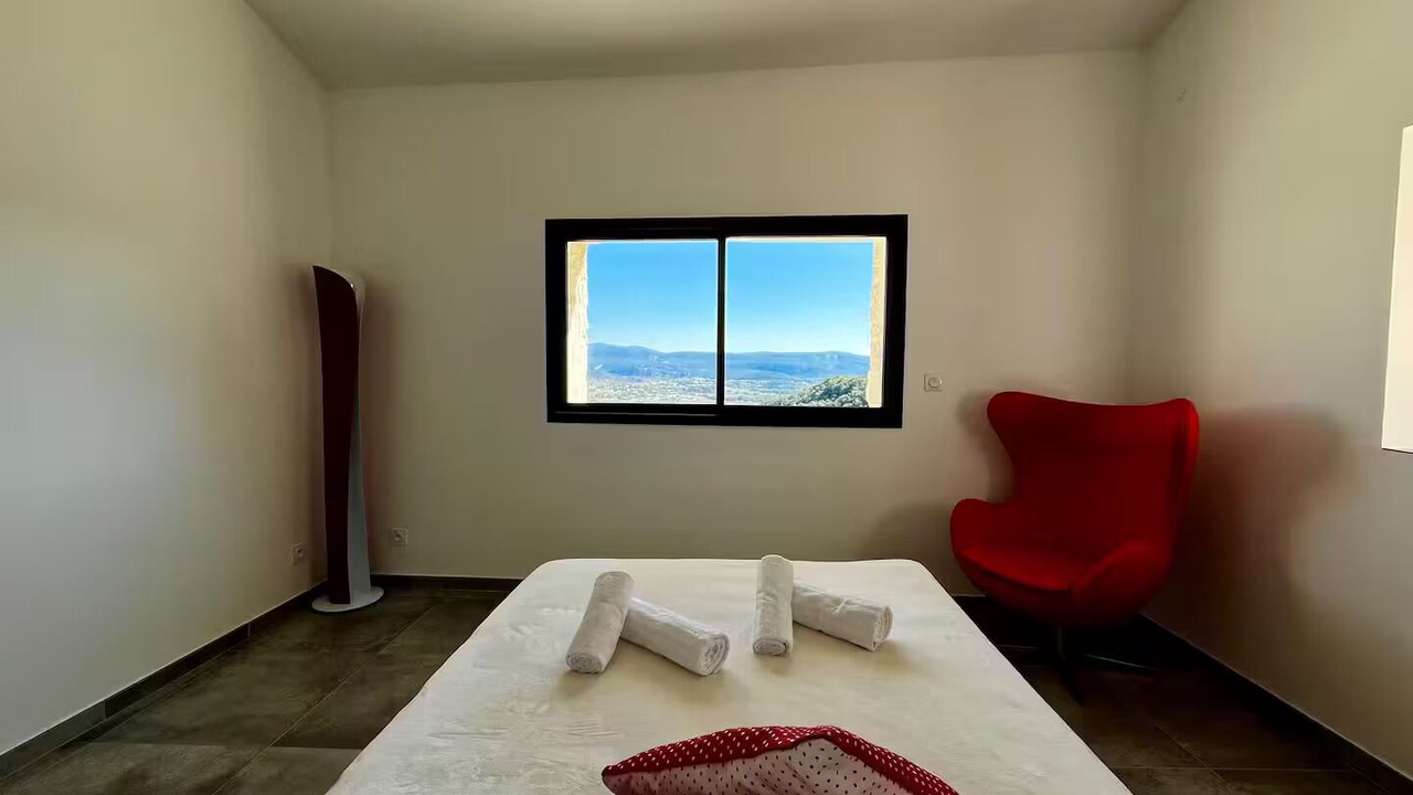 Photo of Bedroom in Sampzon