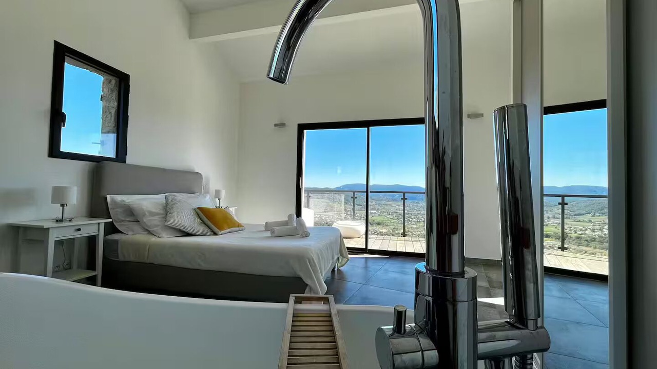 Photo of Bedroom in Sampzon