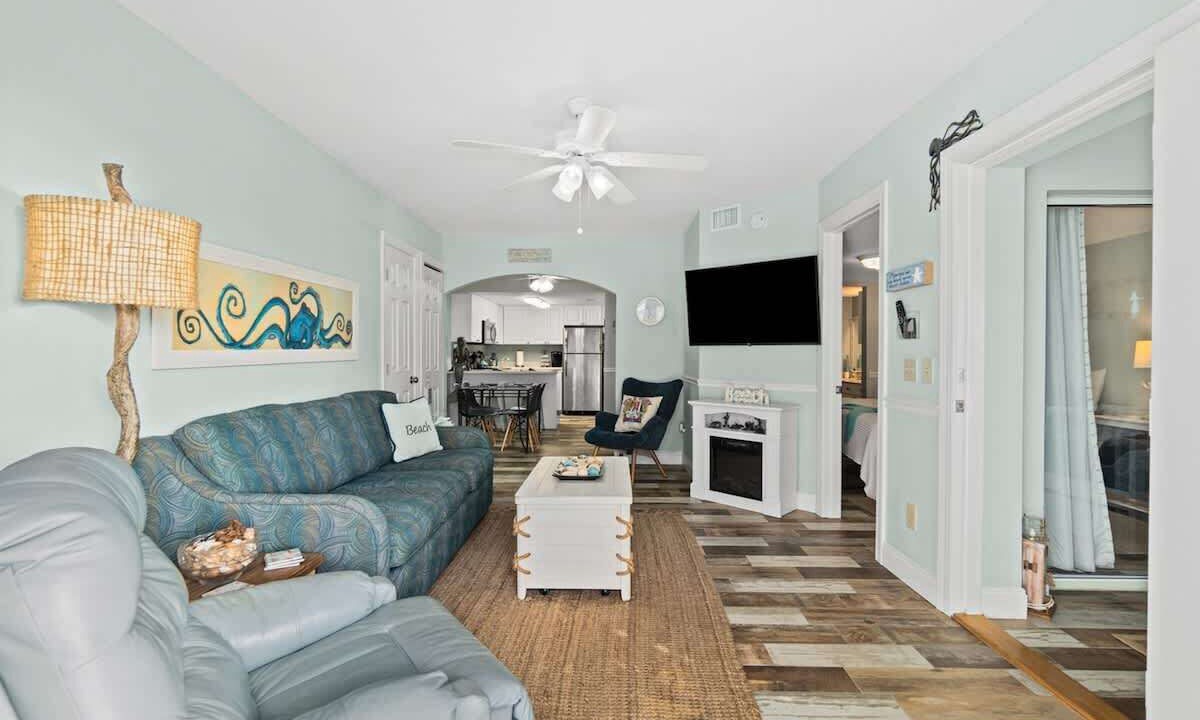 Photo of Livingroom in Cape Caneveral Beach Gardens