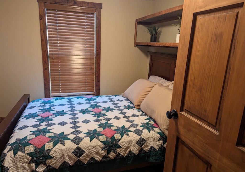 Photo of Bedroom in Anderson County