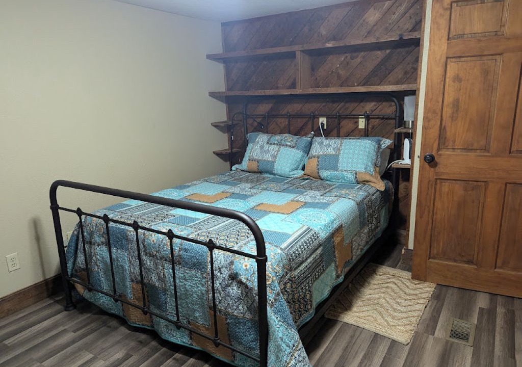 Photo of Bedroom in Anderson County