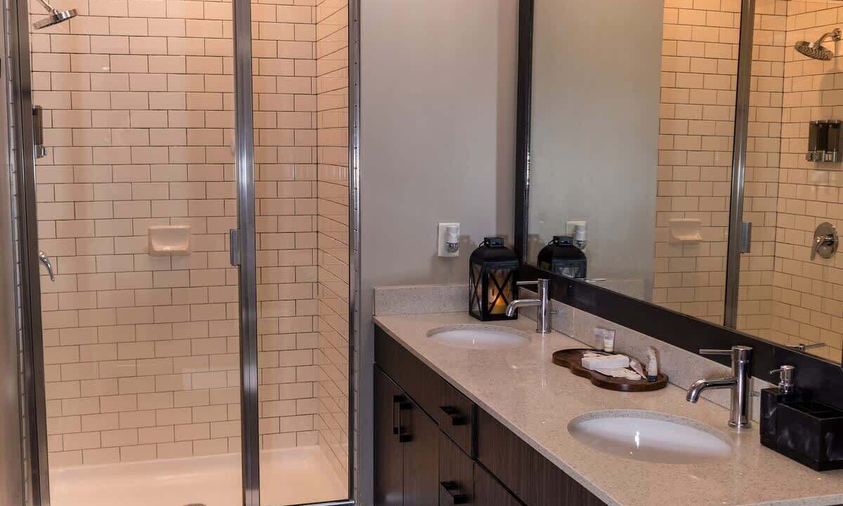 Photo of Bathroom in Lindridge-Martin Manor