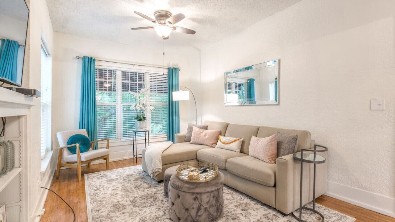 Photo of Livingroom in Downtown Tulsa