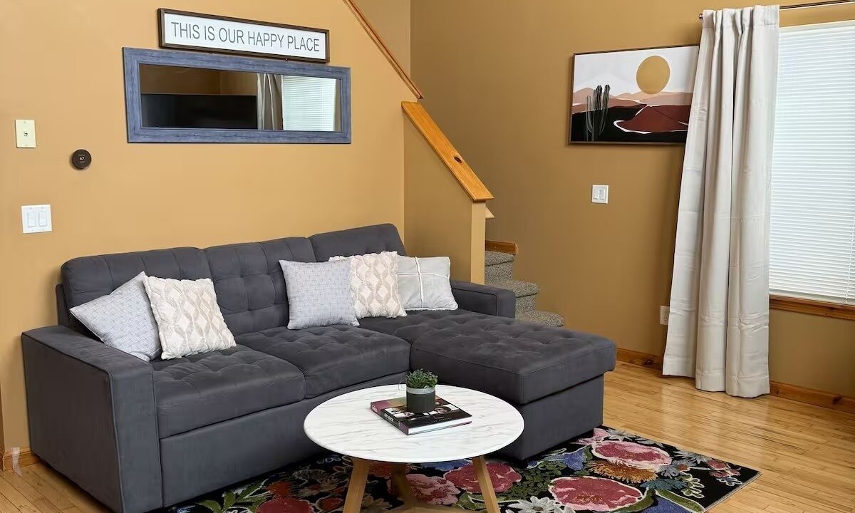 Photo of Livingroom in Houghton Lake