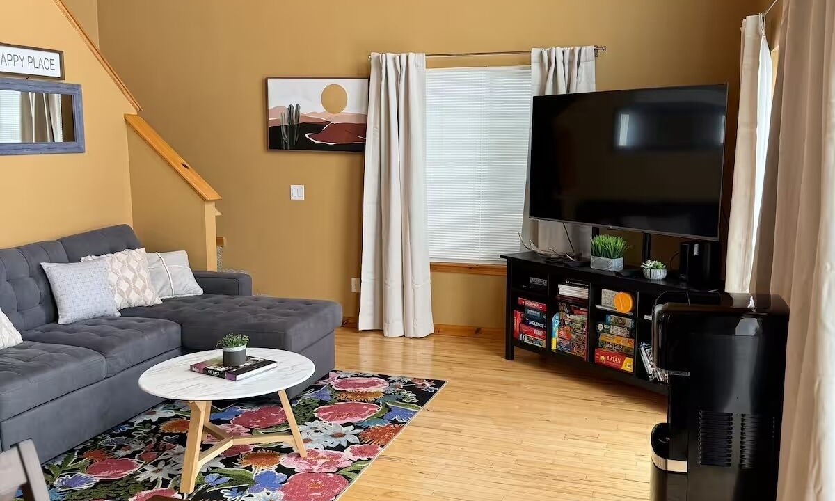 Photo of Livingroom in Houghton Lake