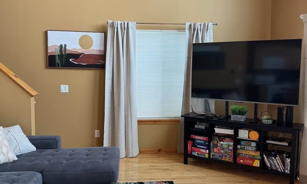 Photo of Livingroom in Houghton Lake