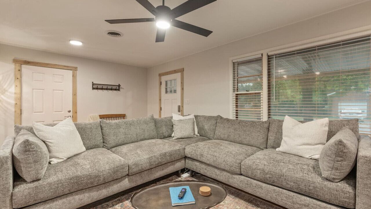 Photo of Livingroom in Owasso