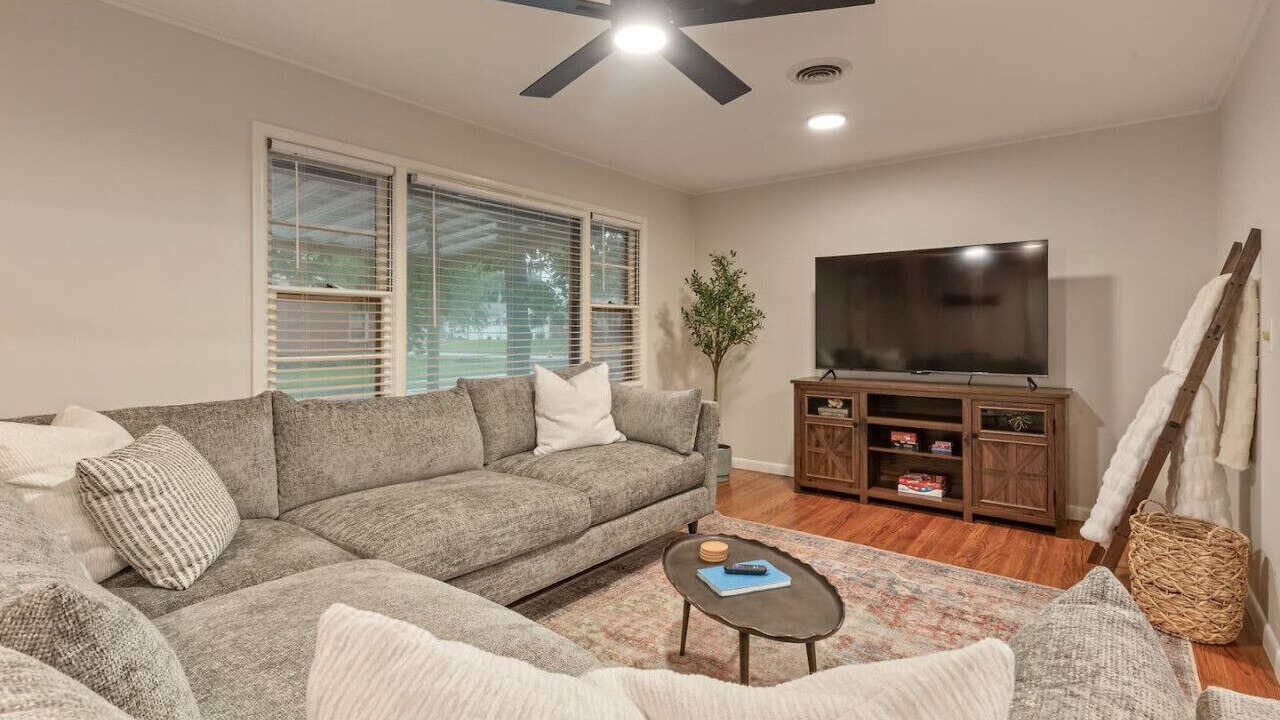 Photo of Livingroom in Owasso