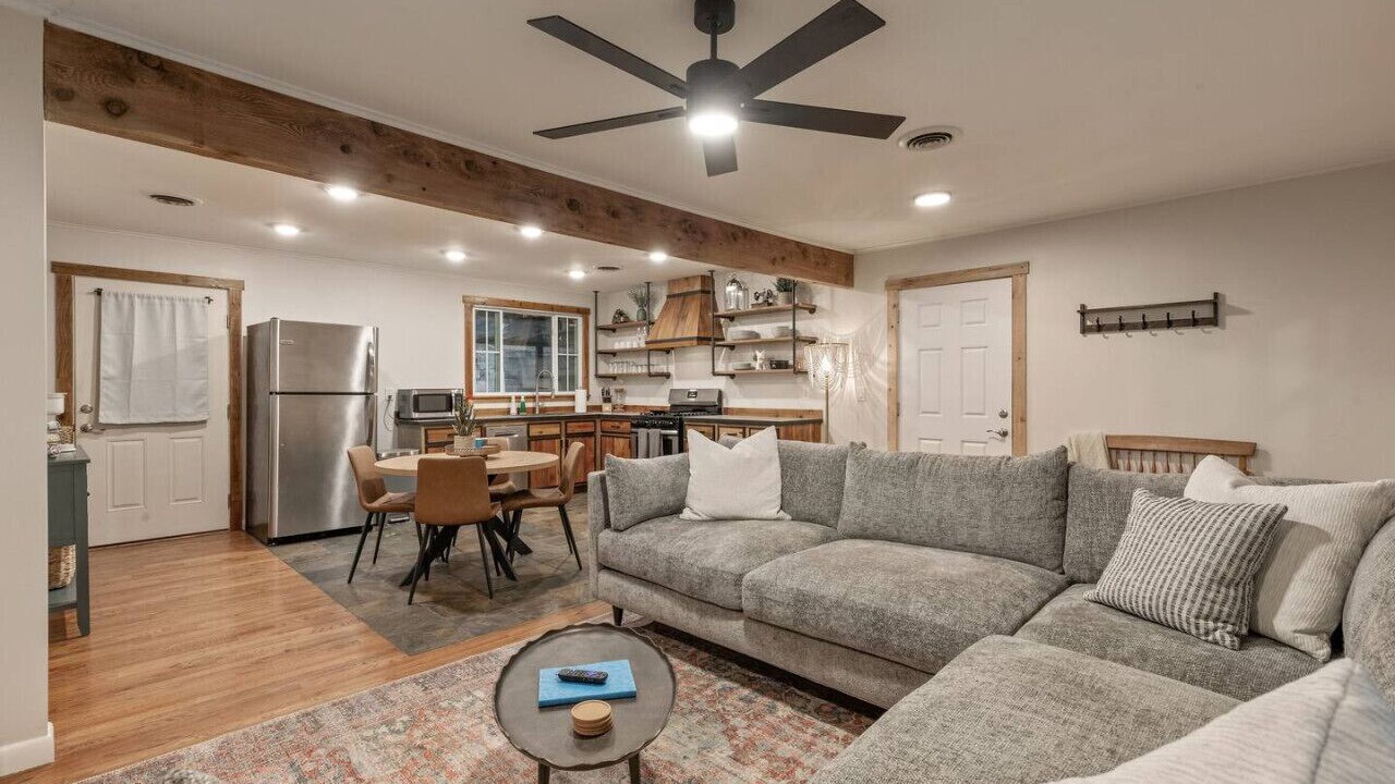 Photo of Livingroom in Owasso