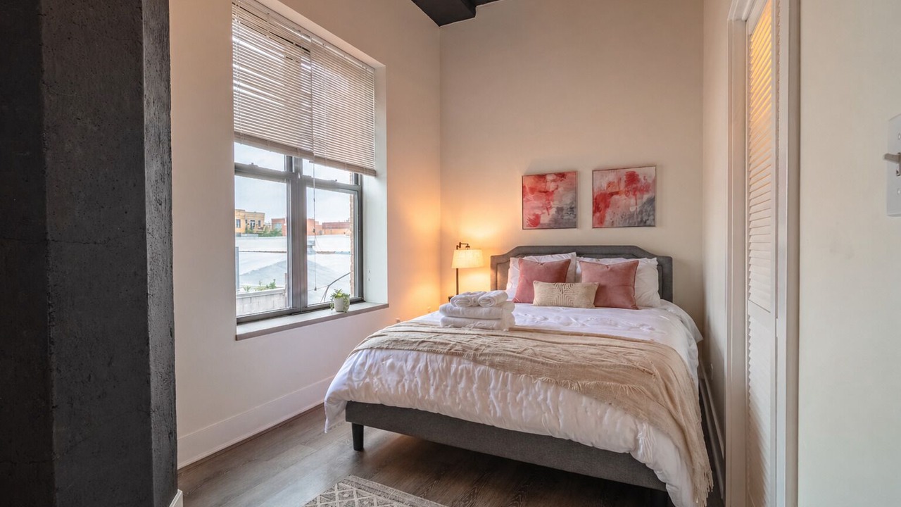 Photo of Bedroom in Near South Side
