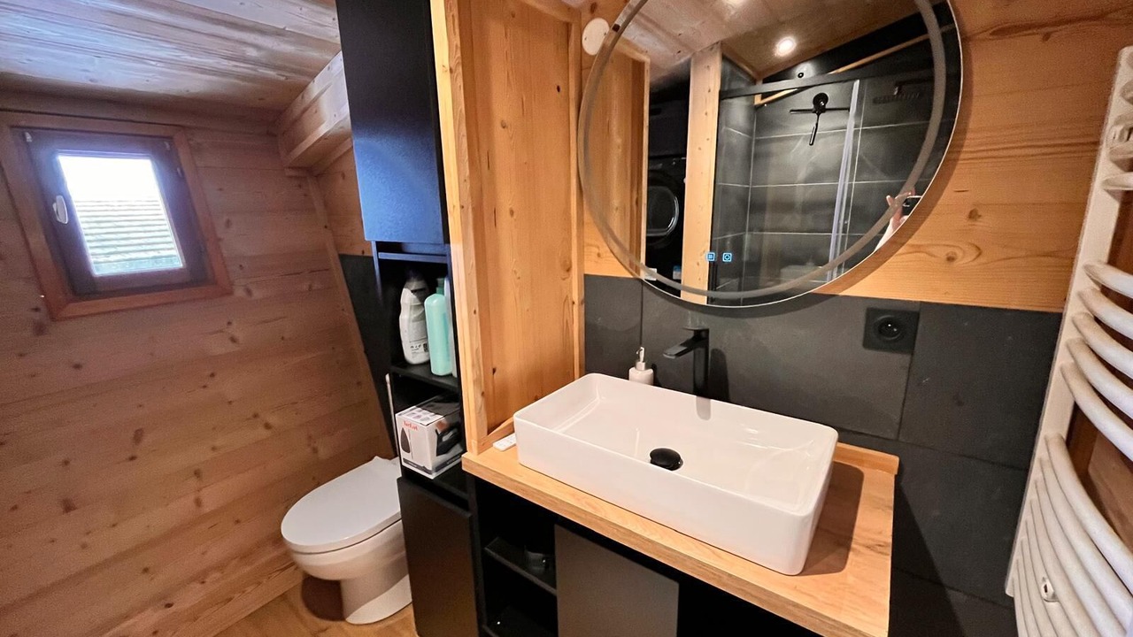 Photo of Bathroom in Pyrenees 2000