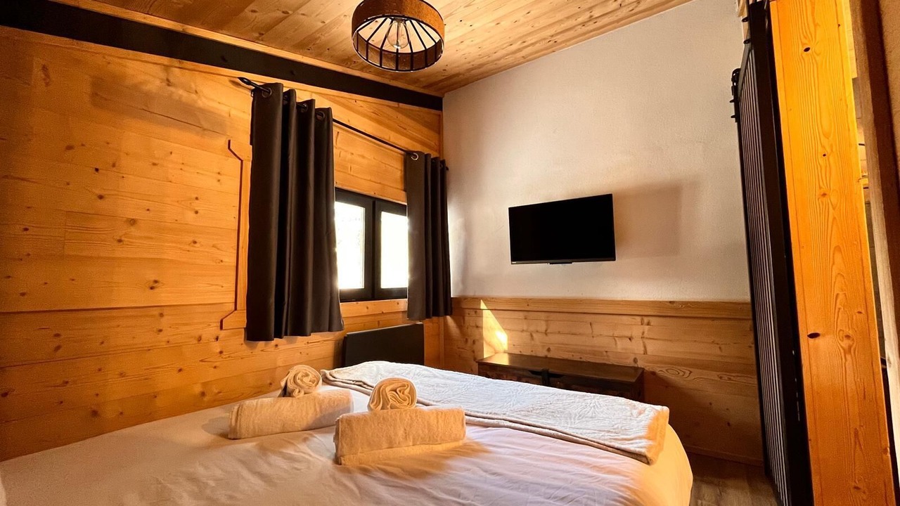 Photo of Bedroom in Pyrenees 2000