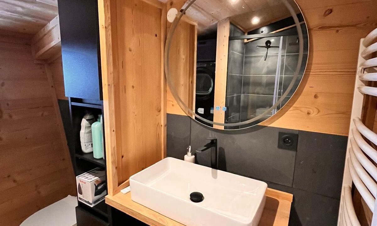 Photo of Bathroom in Pyrenees 2000
