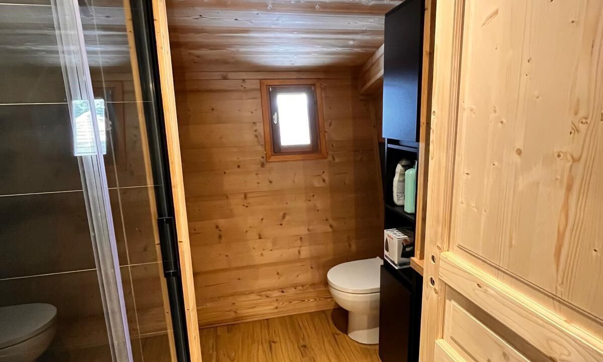 Photo of Bathroom in Pyrenees 2000