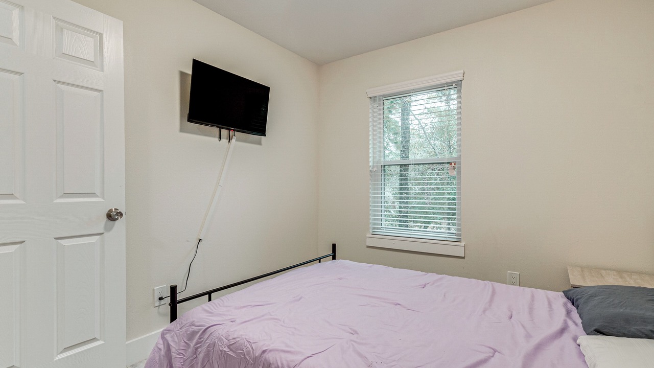 Photo of Bedroom in Grogan's Mill