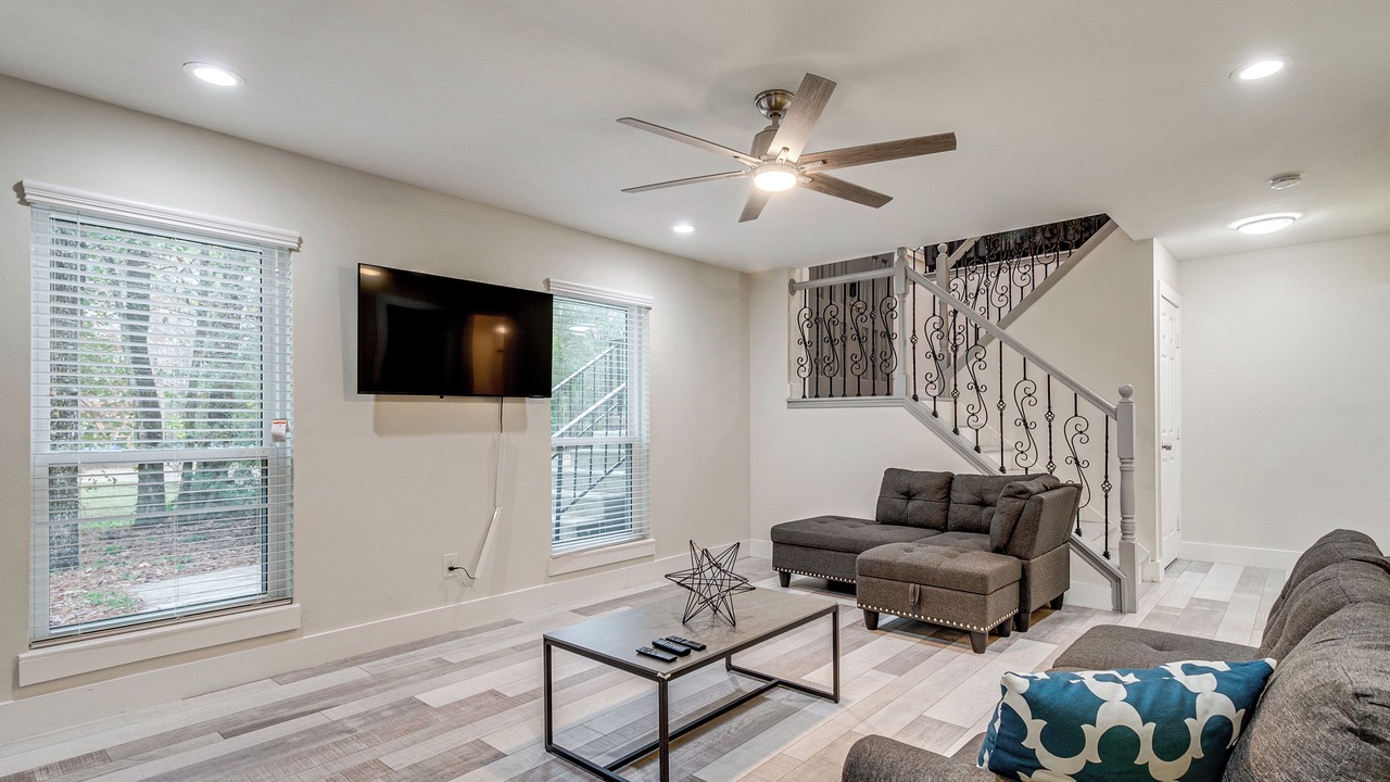 Photo of Livingroom in Grogan's Mill