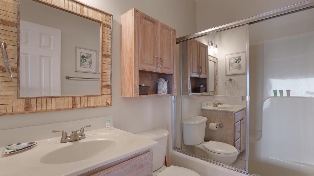 Photo of Bathroom in Beachwalk