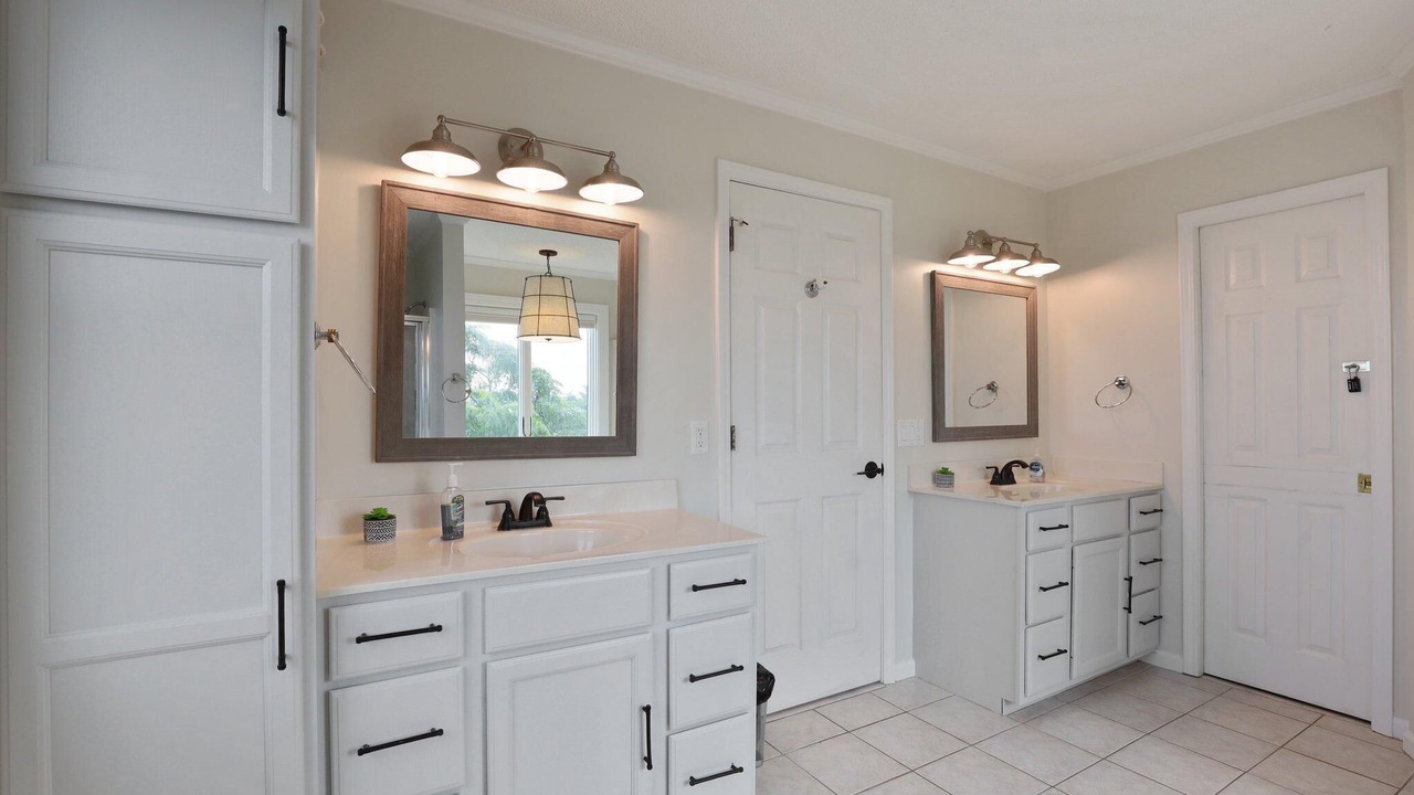Photo of Bathroom in Beachwalk