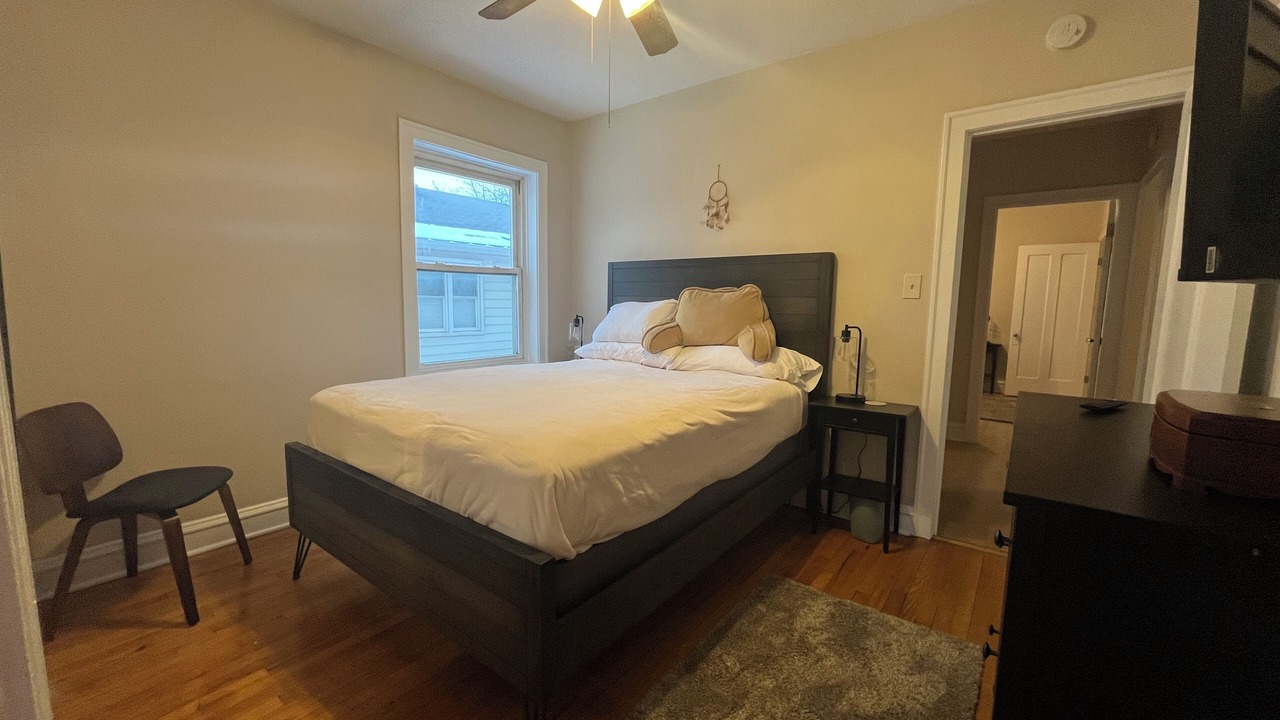 Photo of Bedroom in Forest Park