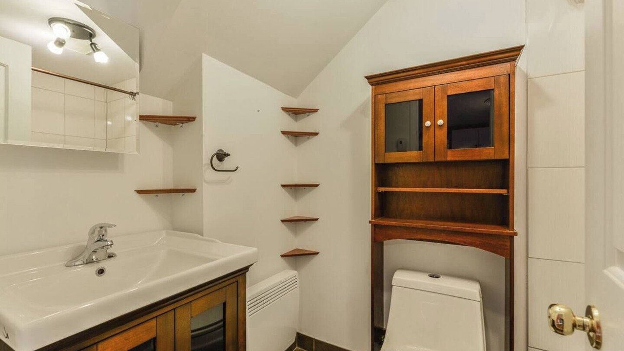 Photo of Bathroom in Terrebonne