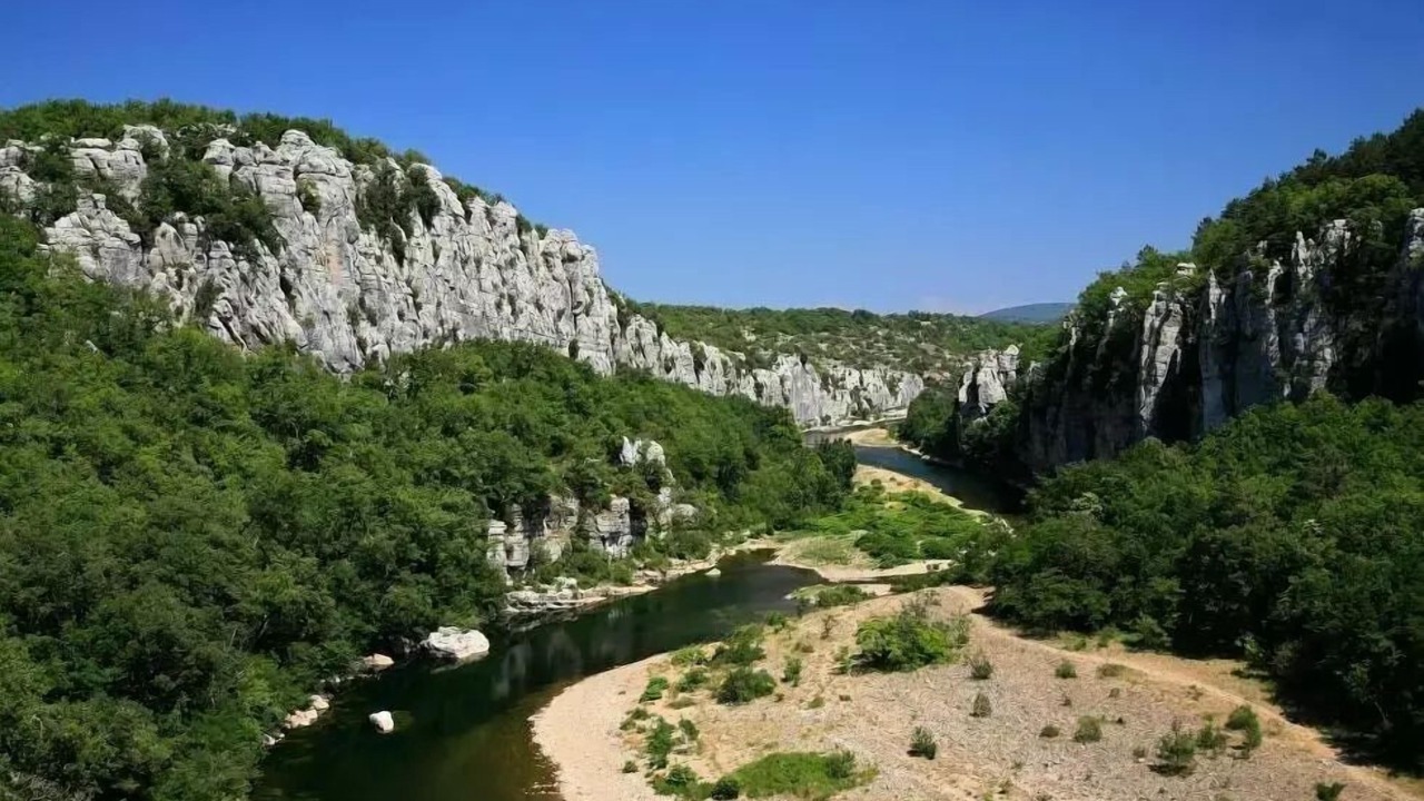 Photo of Others in Cendras