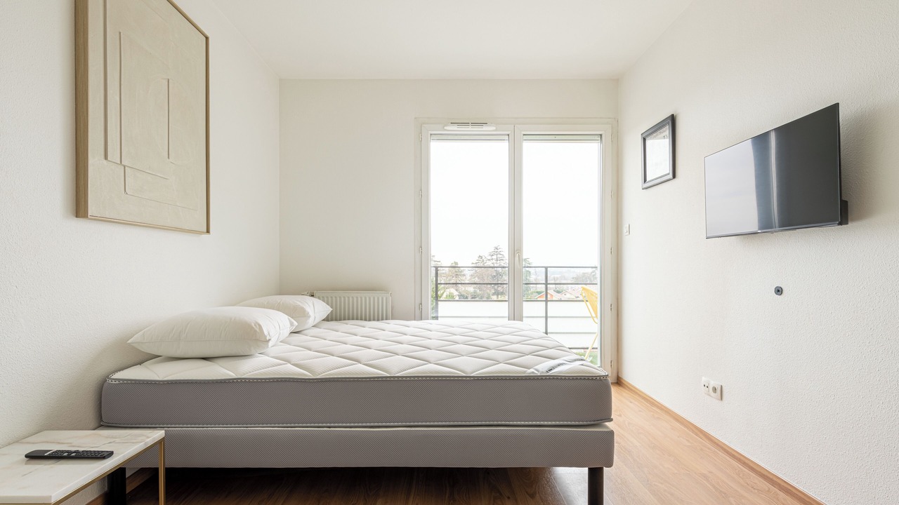 Photo of Bedroom in Etrembieres