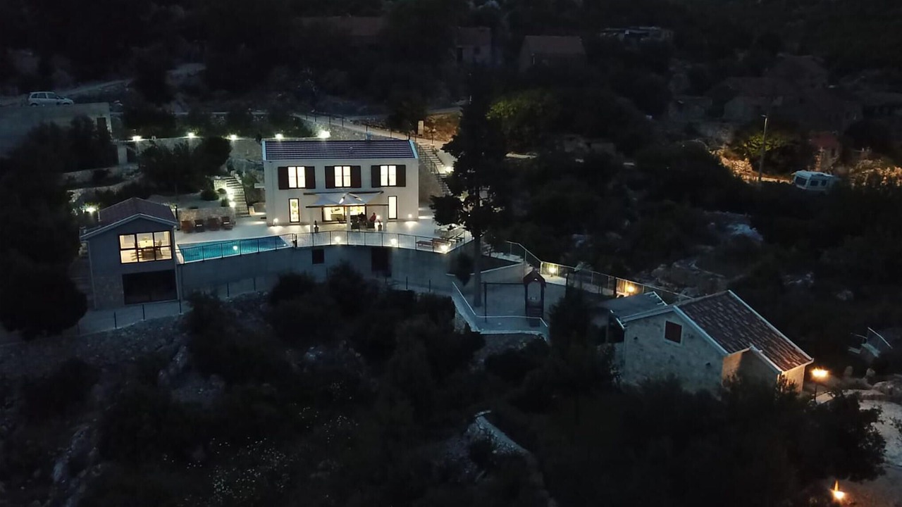 Photo of Others in Ploce