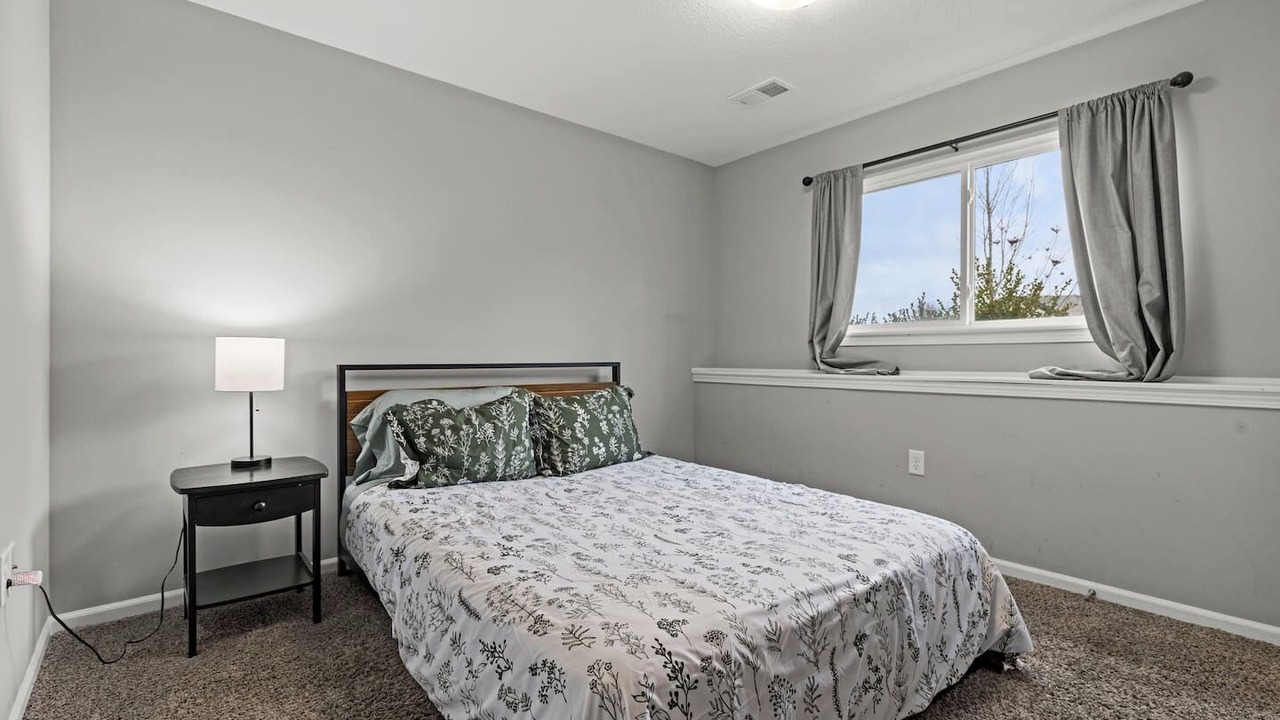 Photo of Bedroom in Grandview
