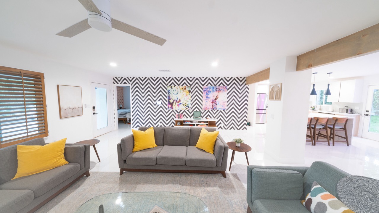Photo of Livingroom in Uptown Design District