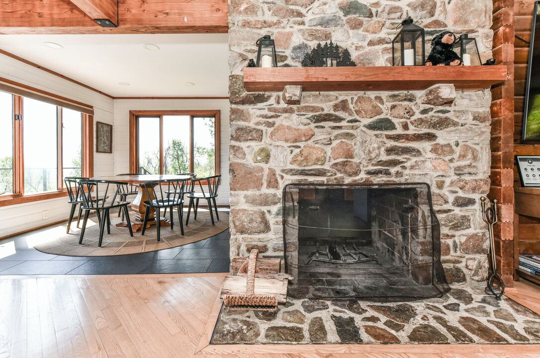 Photo of Livingroom in Bluemont