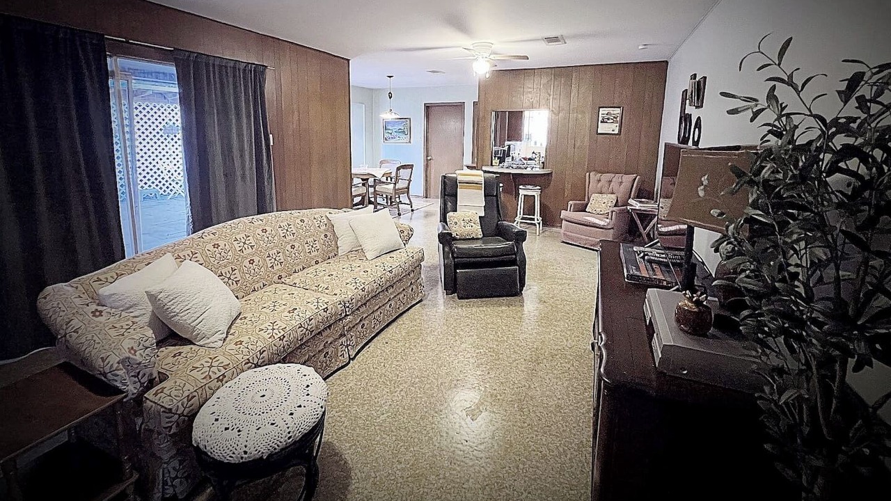 Photo of Bedroom in Alvin