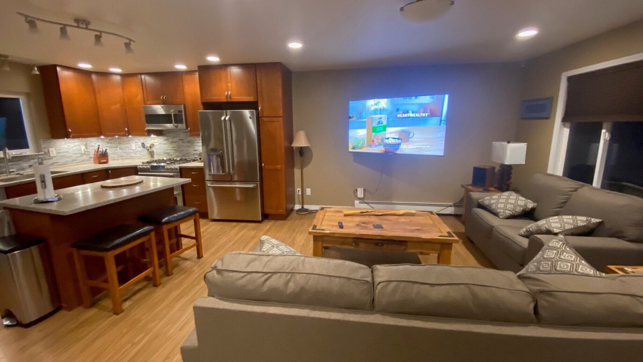 Photo of Livingroom in Abbott Loop
