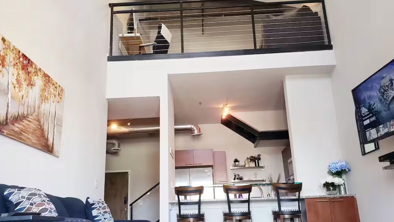 Photo of Livingroom in Loring Heights