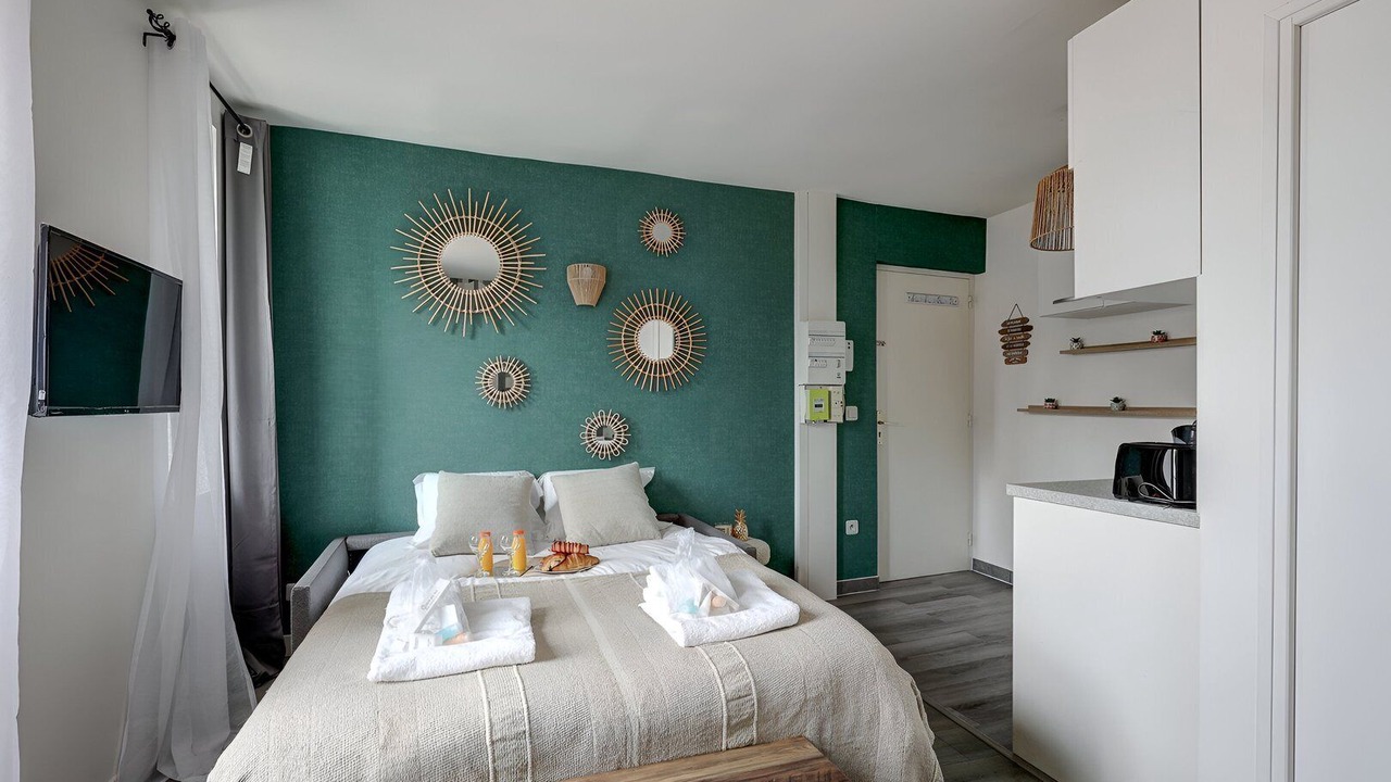Photo of Bedroom in Python Duvernois