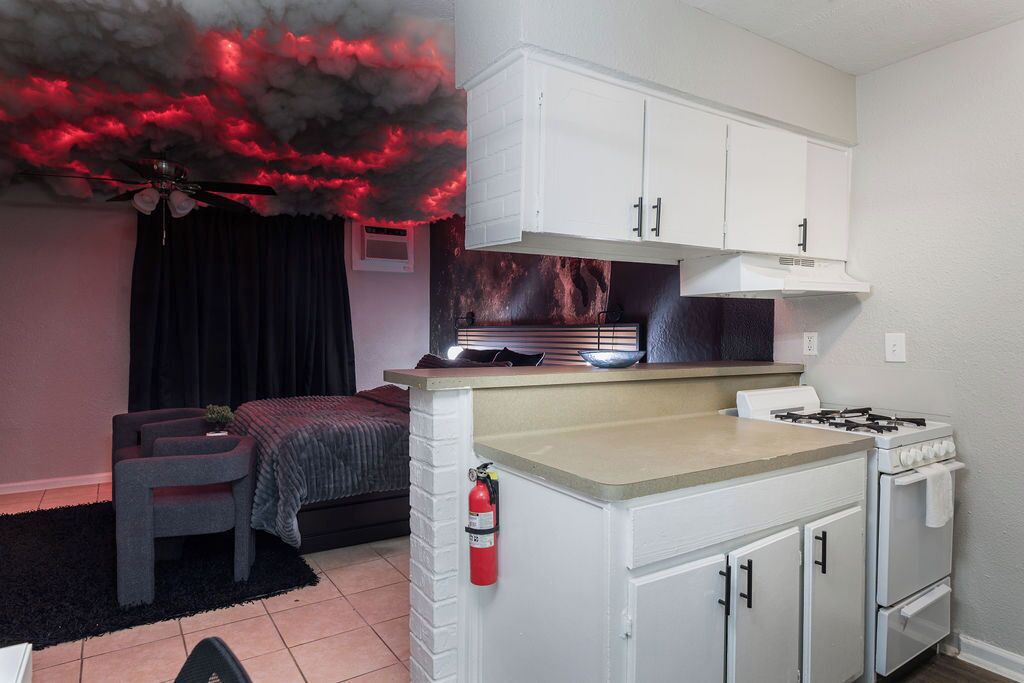 Photo of Kitchen in Greenway Plaza-Upper Kirby