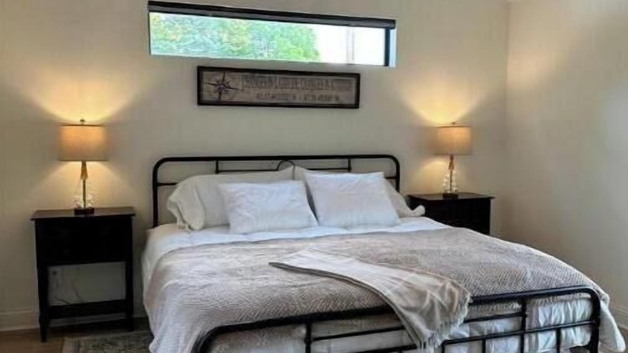 Photo of Bedroom in Cedarburg