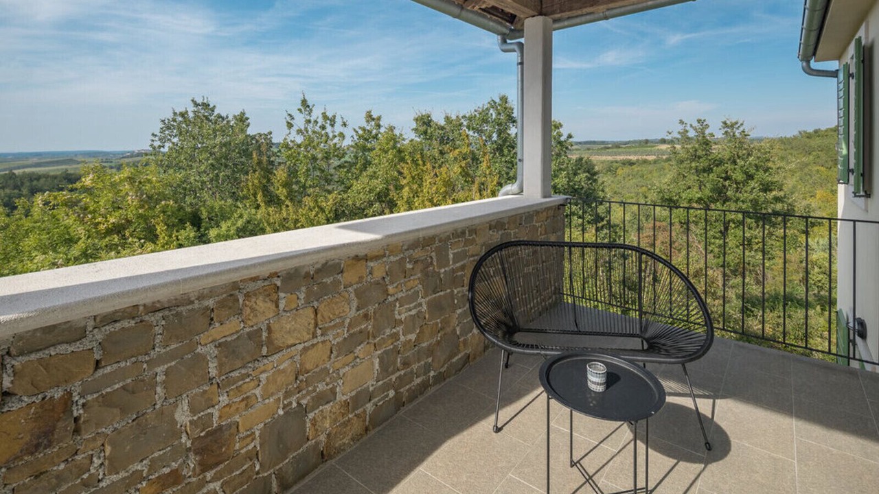 Photo of Patio Balcony in Baredine