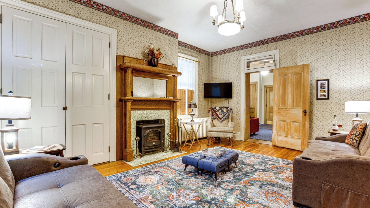 Photo of Livingroom in McClellandtown