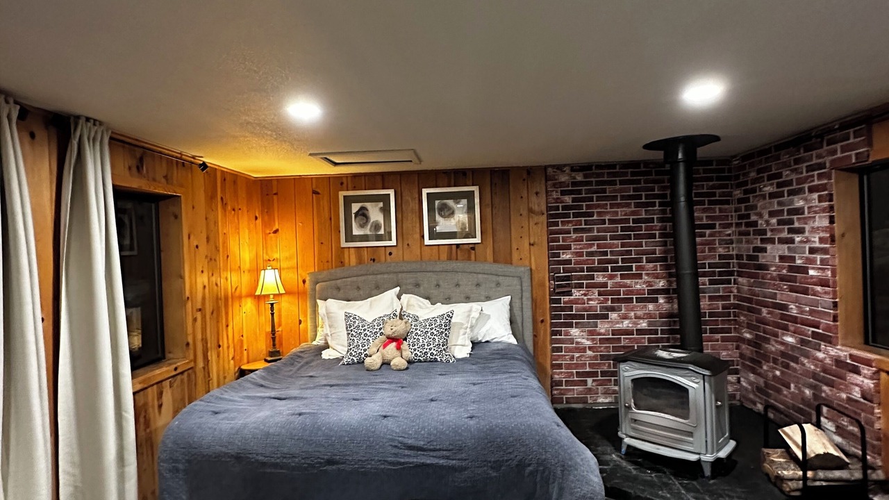 Photo of Bedroom in Echo Lake