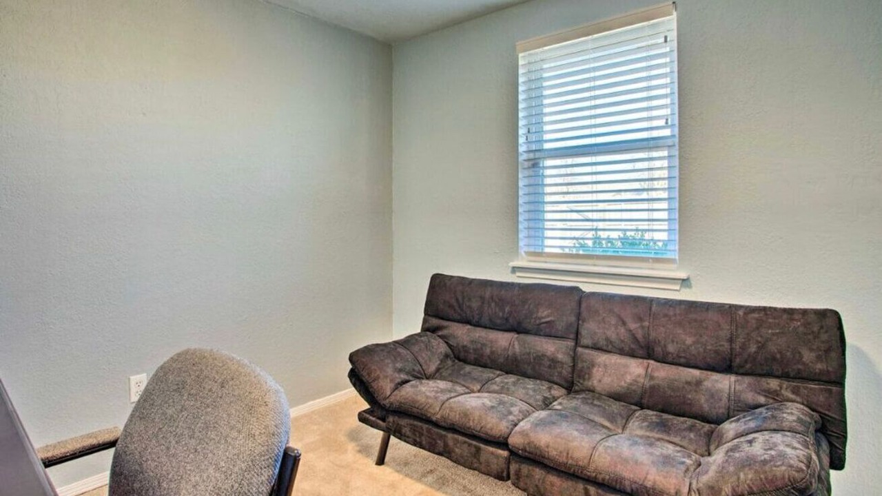 Photo of Livingroom in South Oklahoma City
