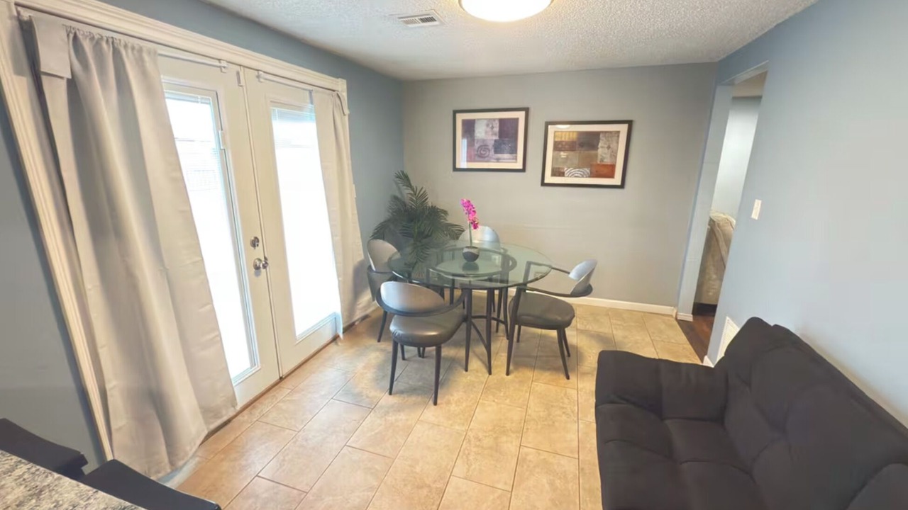 Photo of Livingroom in South Oklahoma City