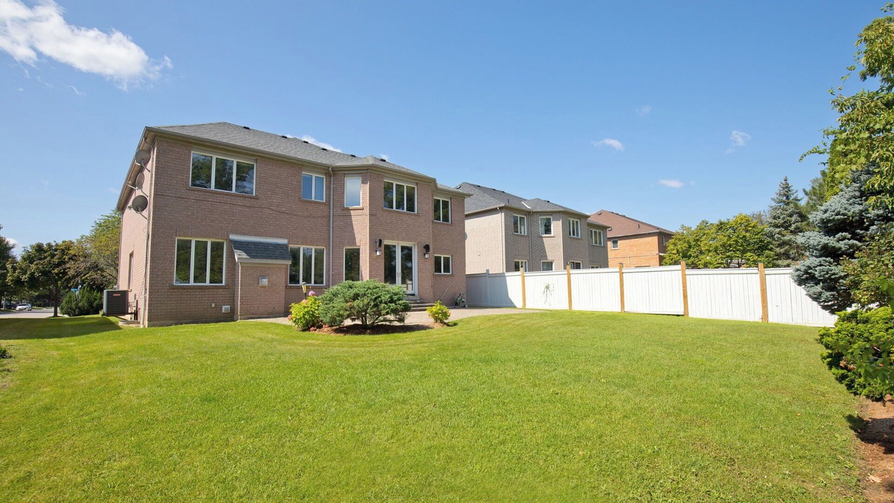 Photo of Outdoor in Streetsville