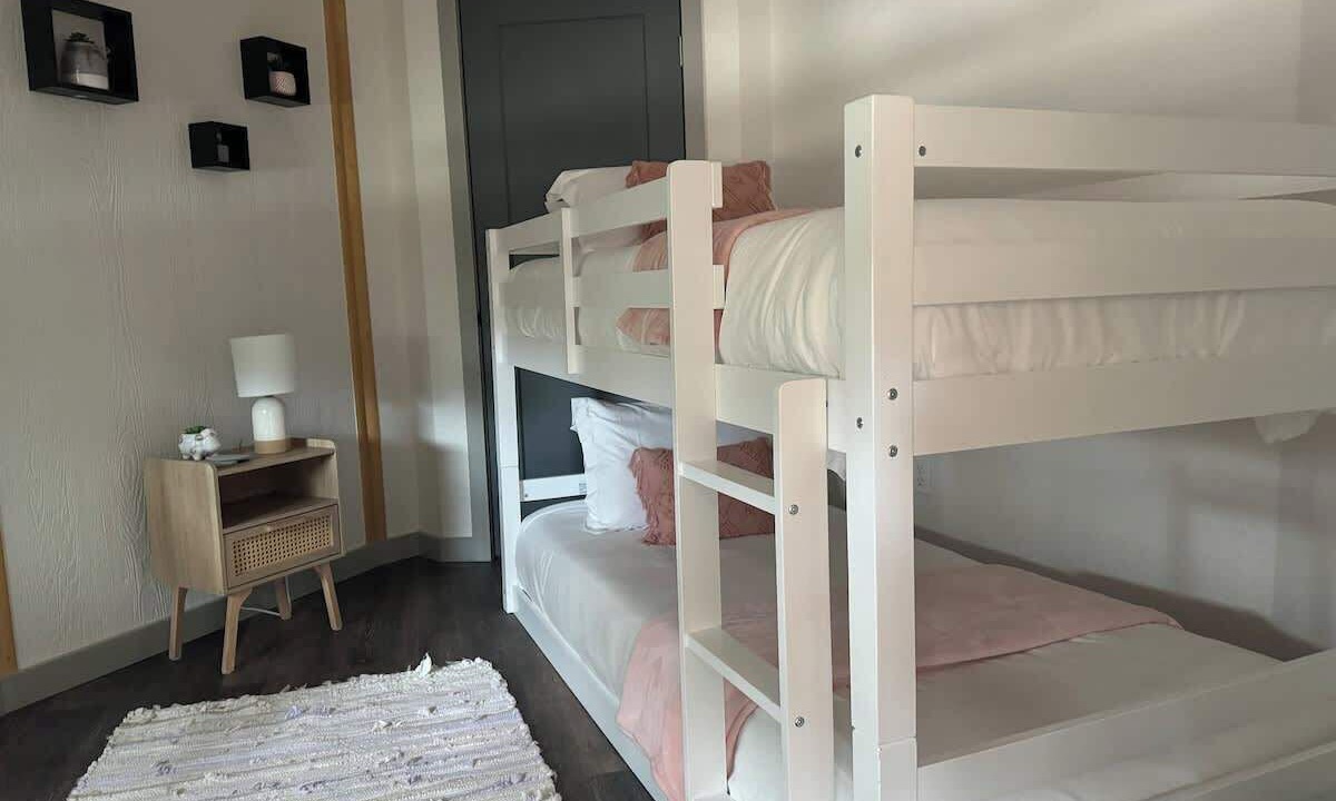 Photo of Bedroom in Canyon Lake