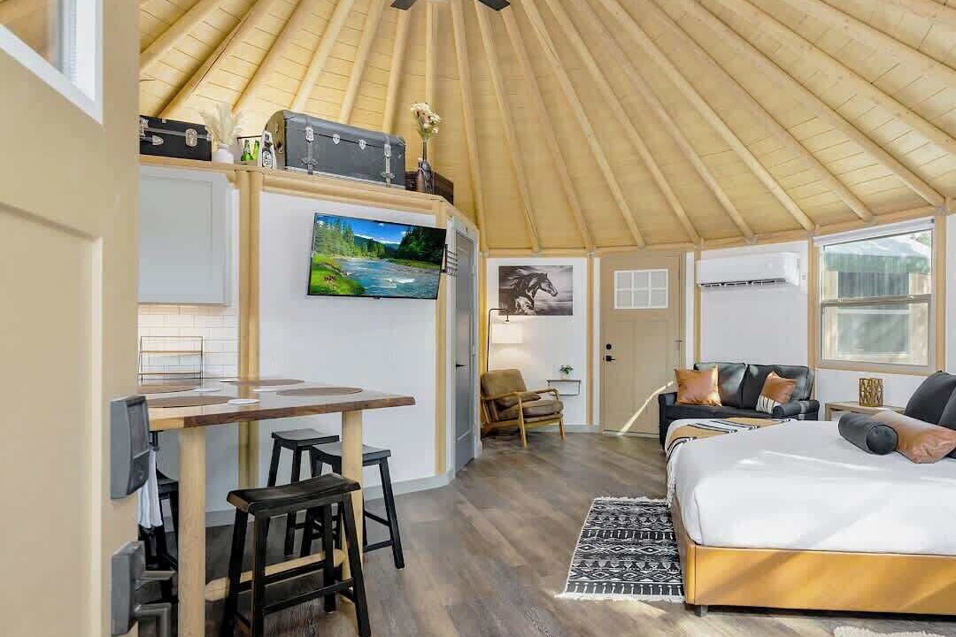 Photo of Bedroom in Canyon Lake