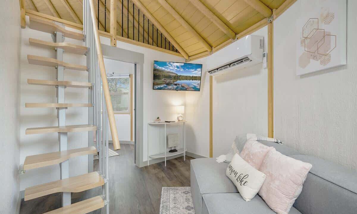 Photo of Livingroom in Canyon Lake