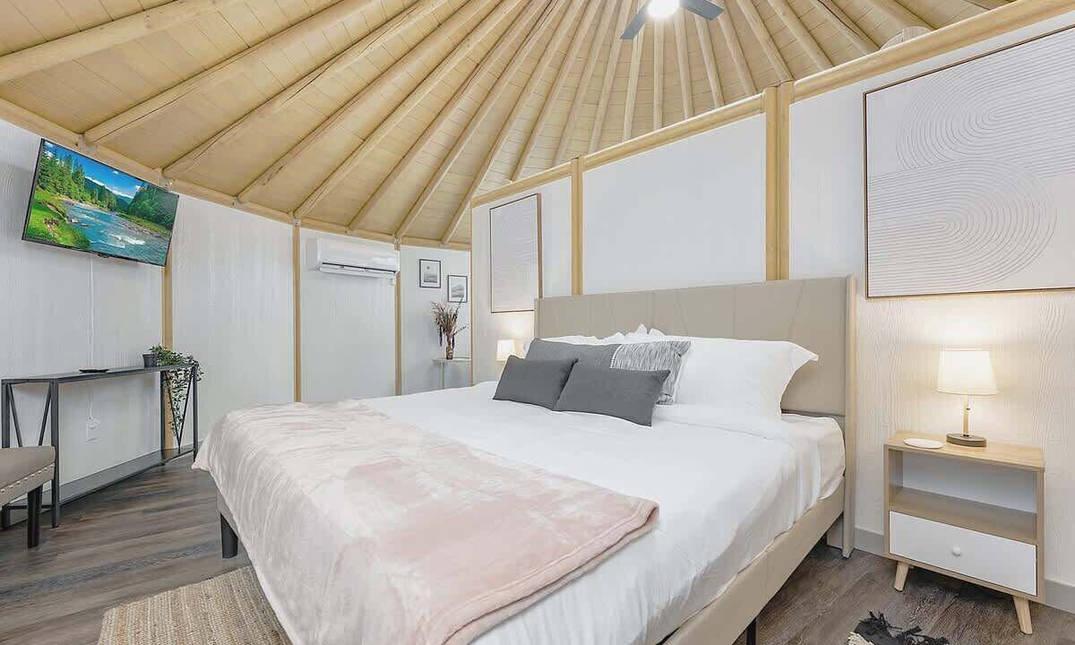 Photo of Bedroom in Canyon Lake